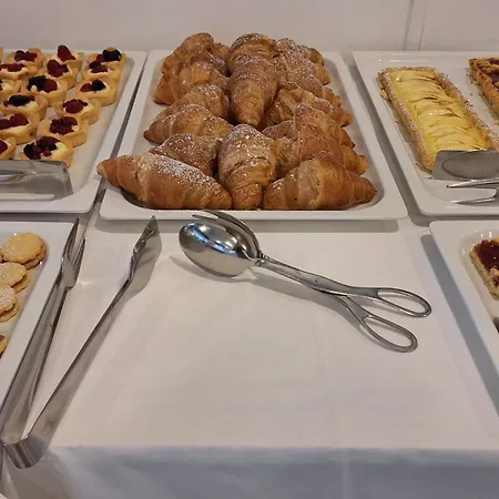 Elisabetta 2 Stelle 2*