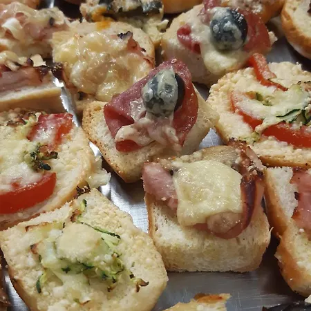 Elisabetta 2 Stelle Каттолика