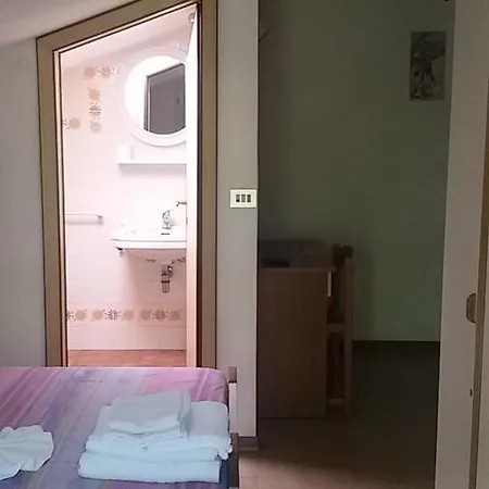 Elisabetta 2 Stelle 2* Каттолика