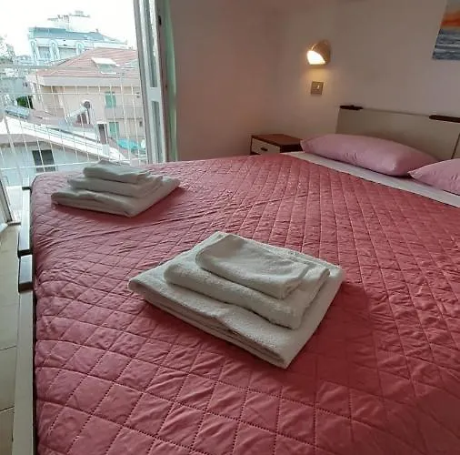 Elisabetta 2 Stelle كاتوليكا